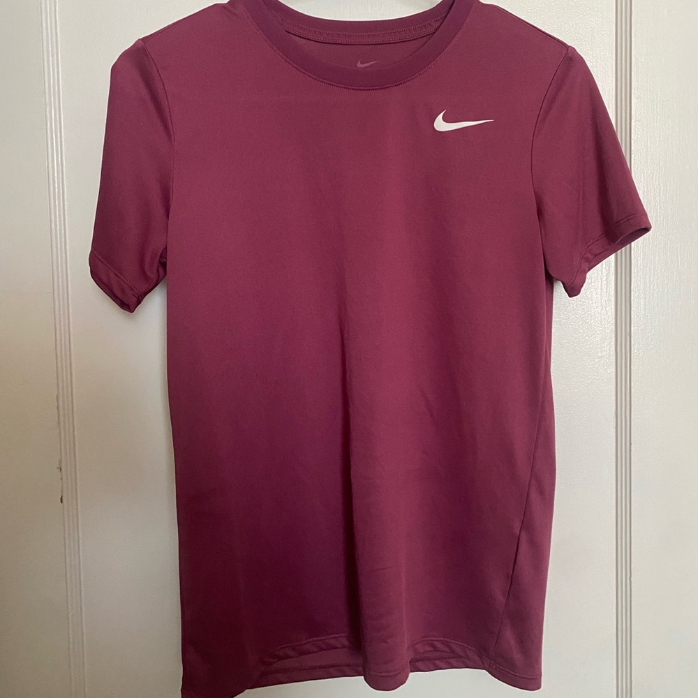 Nike women’s dri-fit tee - maroon, size xs